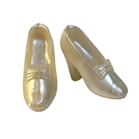 Vintage Barbie Doll Gold Pearl Heels With Bow Detail - Picture 1 of 4
